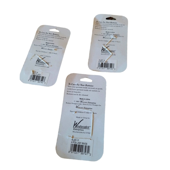 Alma Lynne Set of 3 Packages Of Novelty Ceramic Buttons Vintage 1997 New on Card - Picture 2 of 2